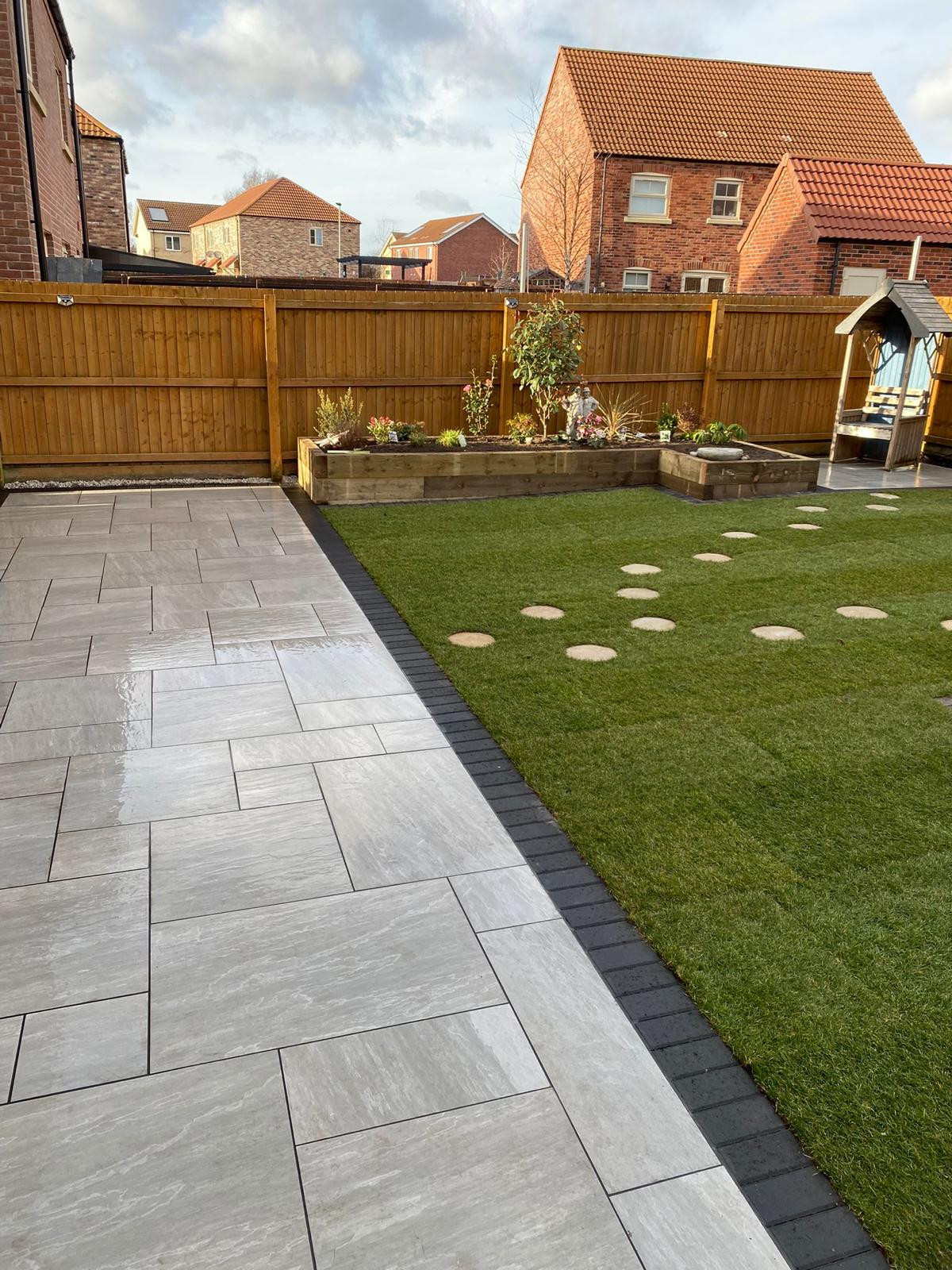 Kandla Grey Outdoor Porcelain Slabs - Mix Size Pack