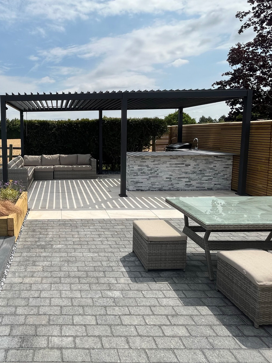 Dark Grey Granite Paving Slabs - 200x100 Pack