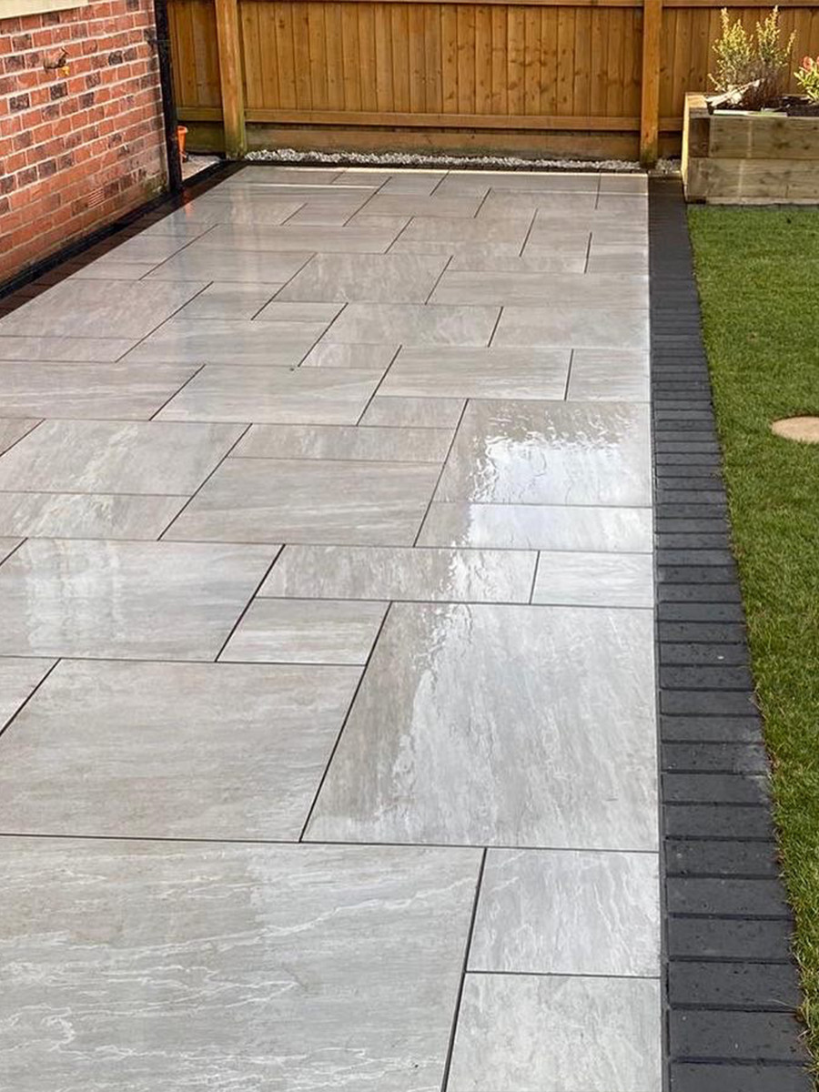 Kandla Grey Outdoor Porcelain Slabs - Mix Size Pack