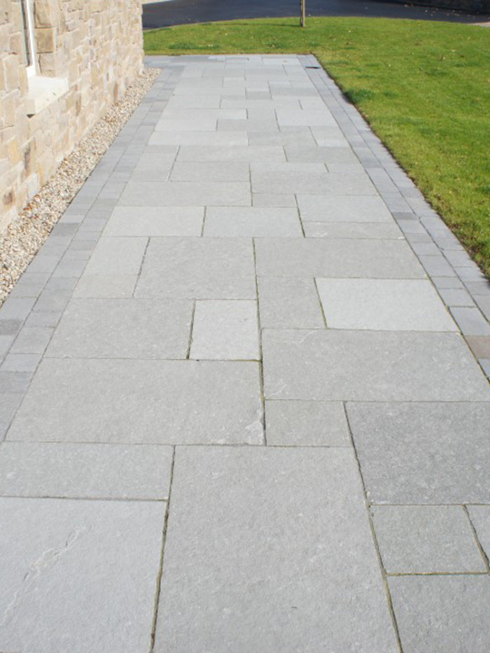 Tandur Grey Antique Limestone Paving Slabs - Mix Size Patio Pack