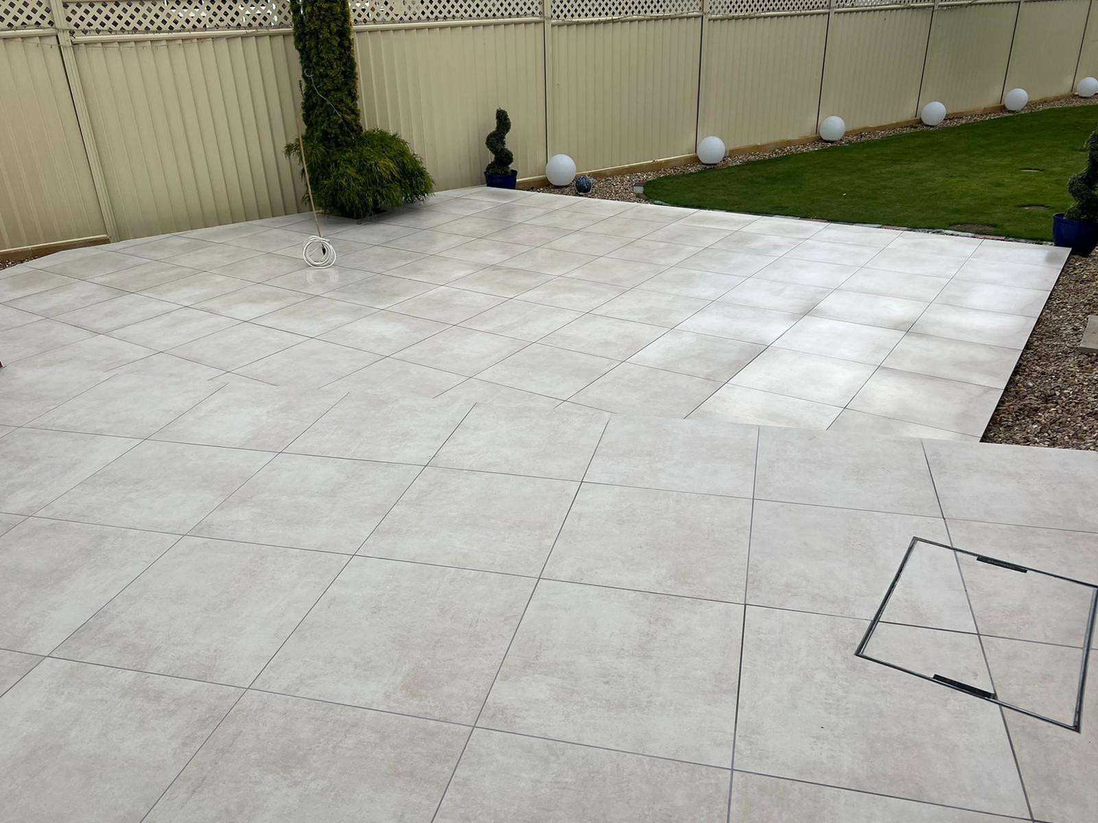 Eclipse Ivory Outdoor Porcelain Slab - 600x600x20mm